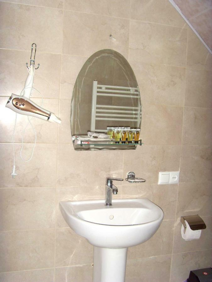 Hotel Nadikvari Tbilisi Exteriör bild